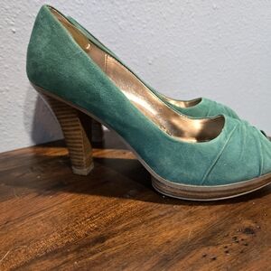 Sofft Green Suede Heels